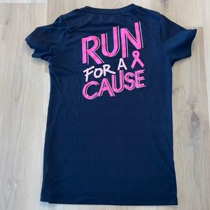 Under Armour black run for a cause breast, cancer awareness, V-neck Tshirt small